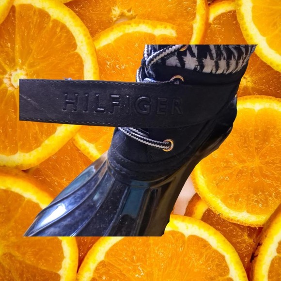 Tommy Hilfiger Black Duck Boots with Laces and Hook and Loop Closure Size 9 - Picture 5 of 8